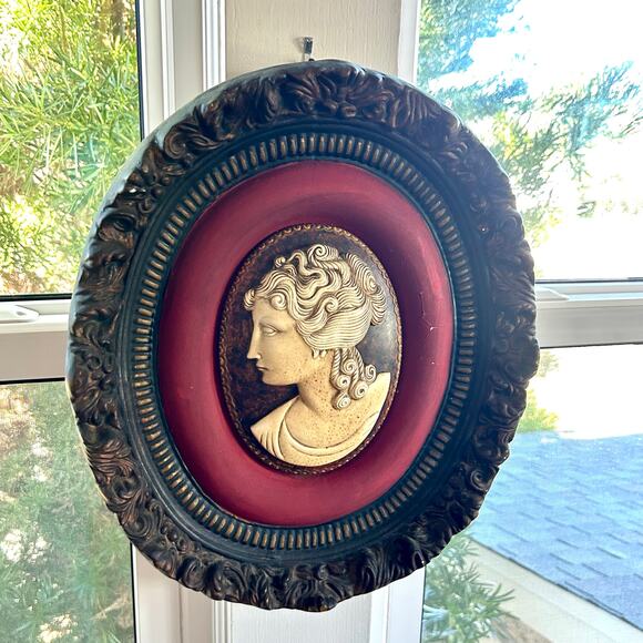Vintage Ceramic Cameo Wall Hanging, Victorian Woman, Painted Velvet Border - Picture 14 of 16